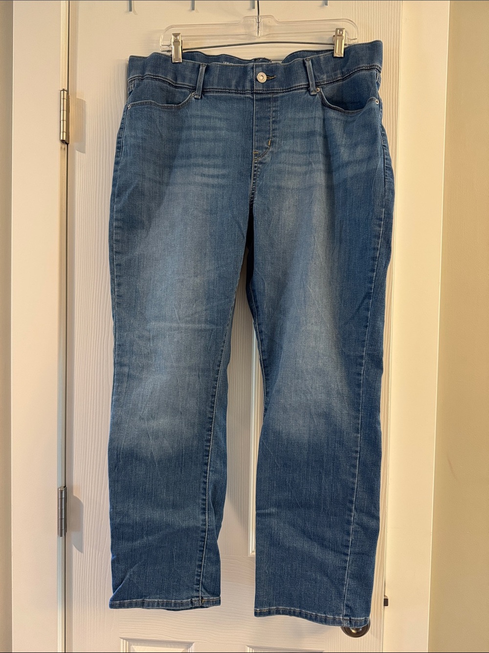 Signature by Levi Strauss Light Blue Straight-Leg Women's Jeans